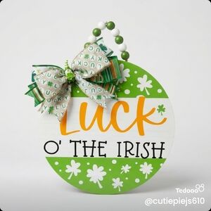 Green and White 'Luck O' The Irish' Hanging Decor